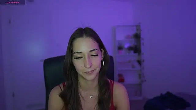 Snapshot of Crystalbrunette18 chatting on 28, 4, 2026 Crystalbrunette18 online show from 28, 4, 2026