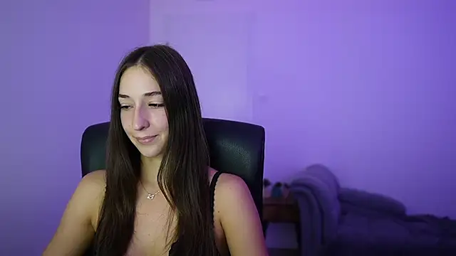 Crystalbrunette18 online show from 16, 7, 2026