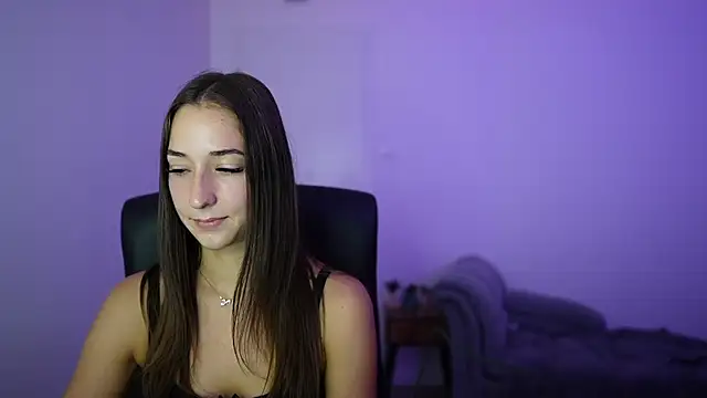 Crystalbrunette18 online show from 27, 6, 2026