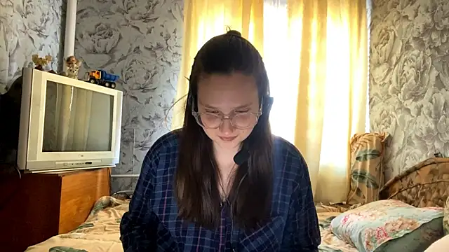 RosaliaHonohan online show from 8, 4, 2026