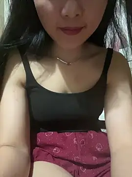   Mochi squirt   online show from 15, 4, 2026