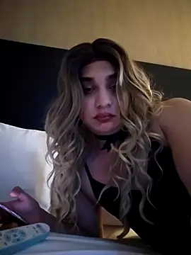 Snapshot of MichelleCD23 chatting on 5, 4, 2026 MichelleCD23 online show from 5, 4, 2026