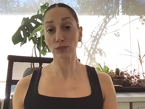 Snapshot of canduxgirl chatting on 23, 4, 2026 canduxgirl online show from 23, 4, 2026