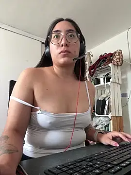 Snapshot of vampiralatina chatting on 27, 4, 2026 vampiralatina online show from 27, 4, 2026