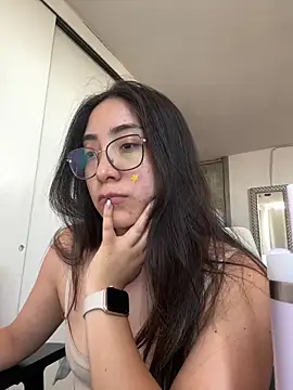 Snapshot of vampiralatina chatting on 1, 6, 2026 vampiralatina online show from 1, 6, 2026
