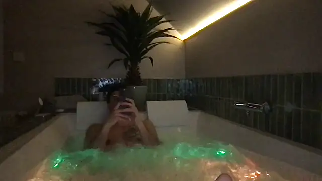 YoloNude online show from 12, 4, 2026