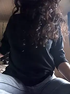 Snapshot of dua-lippa chatting on 6, 4, 2026 dua-lippa online show from 6, 4, 2026