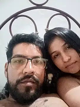 Snapshot of SantiMia chatting on 6, 4, 2026 SantiMia online show from 6, 4, 2026