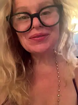 Snapshot of Love_Lee_xo chatting on 14, 7, 2026 Love Lee xo online show from 14, 7, 2026