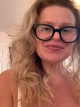 Snapshot of Love_Lee_xo chatting on 16, 7, 2026 Love Lee xo online show from 16, 7, 2026