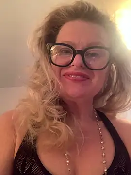Snapshot of Love_Lee_xo chatting on 26, 6, 2026 Love Lee xo online show from 26, 6, 2026