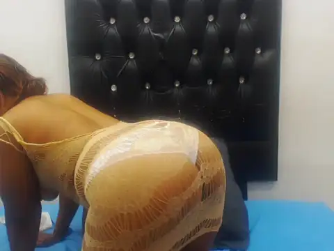 Snapshot of SultrySirenX chatting on 8, 4, 2026 SultrySirenX online show from 8, 4, 2026