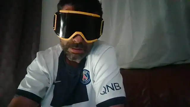 Snapshot of desperadosoz chatting on 25, 7, 2026 desperadosoz online show from 25, 7, 2026