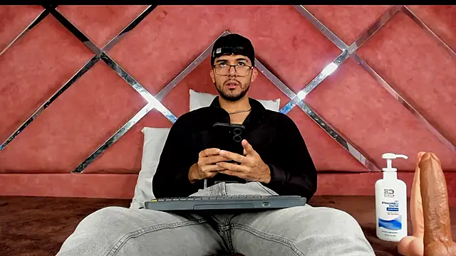 Snapshot of RodrigoColby2 chatting on 25, 6, 2026 RodrigoColby2 online show from 25, 6, 2026