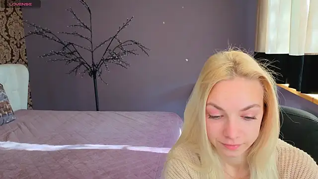 Snapshot of SonnySofia chatting on 4, 5, 2026 SonnySofia online show from 4, 5, 2026