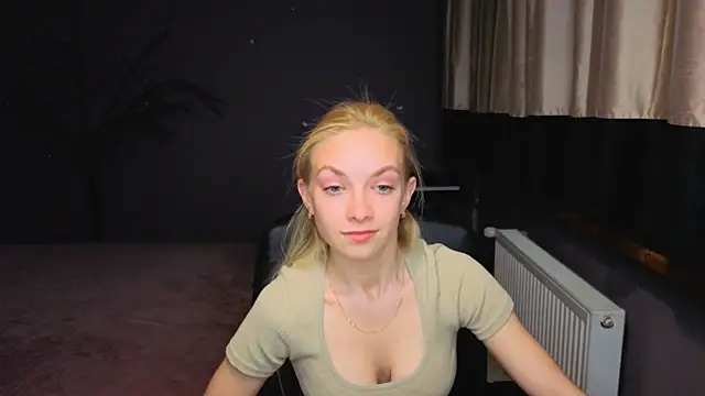 Snapshot of SonnySofia chatting on 7, 5, 2026 SonnySofia online show from 7, 5, 2026