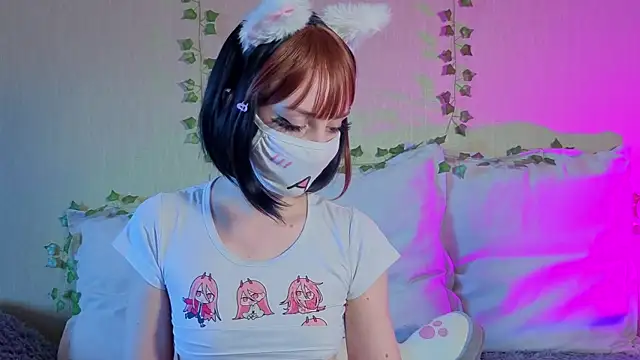 Snapshot of LunaNyanmi chatting on 17, 6, 2026 LunaNyanmi online show from 17, 6, 2026