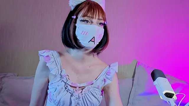 Snapshot of LunaNyanmi chatting on 9, 7, 2026 LunaNyanmi online show from 9, 7, 2026