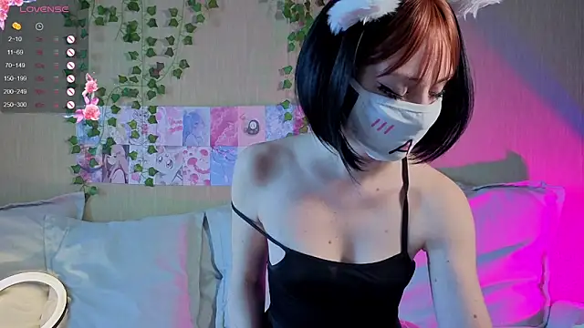 Snapshot of LunaNyanmi chatting on 15, 4, 2026 LunaNyanmi online show from 15, 4, 2026