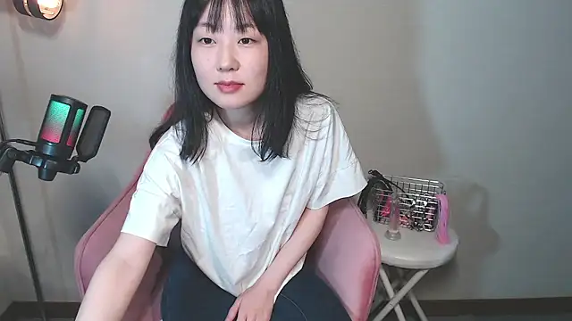 Miachan 01 online show from 18, 5, 2026
