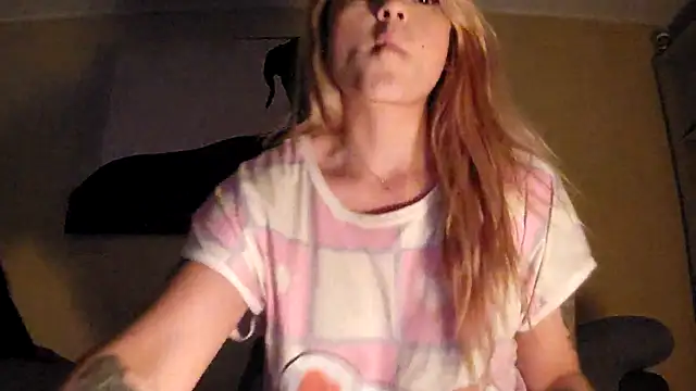 Snapshot of SilvyDiamond chatting on 14, 4, 2026 SilvyDiamond online show from 14, 4, 2026