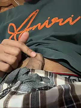 aadibuttplug online show from 19, 5, 2026