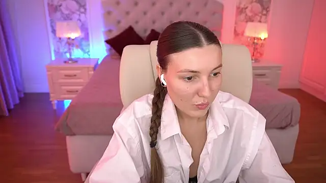 Snapshot of AshleyBaie chatting on 8, 7, 2026 AshleyBaie online show from 8, 7, 2026