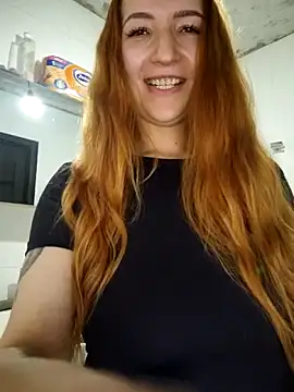 Snapshot of LeonaFox chatting on 17, 5, 2026 LeonaFox online show from 17, 5, 2026