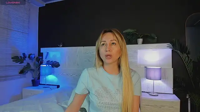 Snapshot of angelina_hilton chatting on 30, 6, 2026 angelina hilton online show from 30, 6, 2026