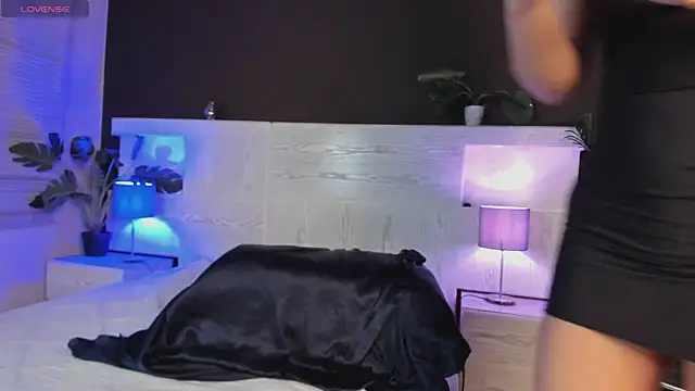 Snapshot of angelina_hilton chatting on 4, 7, 2026 angelina hilton online show from 4, 7, 2026