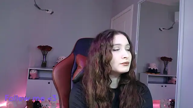 solitudebby online show from 10, 4, 2026