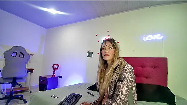 Snapshot of Lorena_sweet33 chatting on 7, 4, 2026 Lorena sweet33 online show from 7, 4, 2026