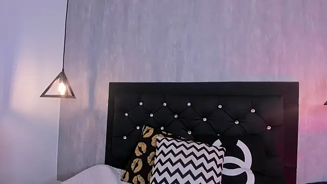 Snapshot of sophia__taylor chatting on 28, 4, 2026 sophia taylor online show from 28, 4, 2026
