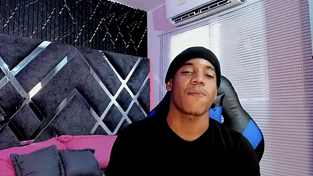 Snapshot of axel_silva4 chatting on 8, 5, 2026 axel silva4 online show from 8, 5, 2026