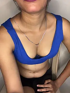 Snapshot of simran-cam chatting on 12, 4, 2026 simran-cam online show from 12, 4, 2026