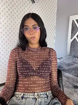 BabyLuli Pink online show from 22, 4, 2026