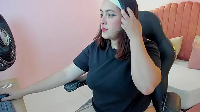 Snapshot of lilaa_sky chatting on 29, 5, 2026 lilaa sky online show from 29, 5, 2026