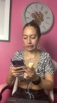 Snapshot of DulceLatinaxo chatting on 1, 7, 2026 DulceLatinaxo online show from 1, 7, 2026