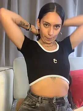Snapshot of DulceLatinaxo chatting on 2, 6, 2026 DulceLatinaxo online show from 2, 6, 2026