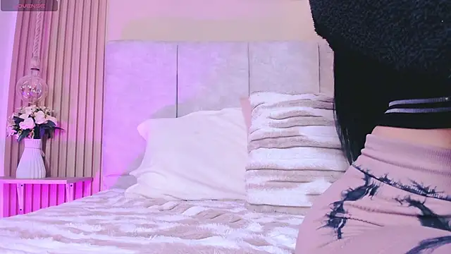 Snapshot of cherlyn_1 chatting on 6, 6, 2026 cherlyn 1 online show from 6, 6, 2026