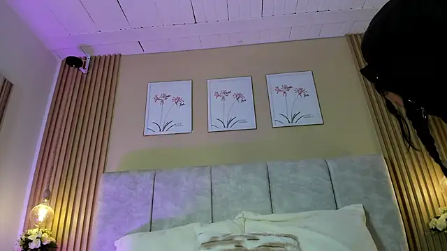 Snapshot of cherlyn_1 chatting on 18, 4, 2026 cherlyn 1 online show from 18, 4, 2026
