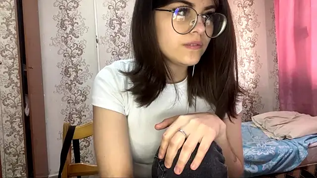Snapshot of Mialikesun chatting on 1, 5, 2026 Mialikesun online show from 1, 5, 2026