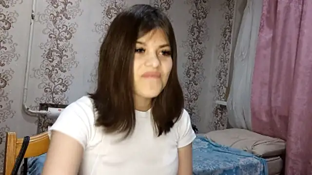 Snapshot of Mialikesun chatting on 15, 4, 2026 Mialikesun online show from 15, 4, 2026