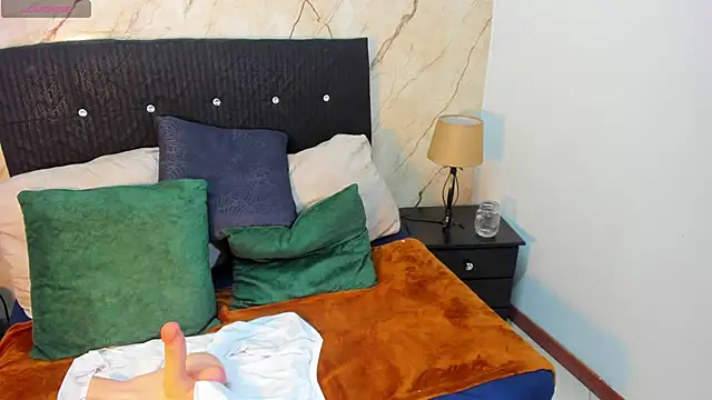 hasley cute online show from 7, 4, 2026