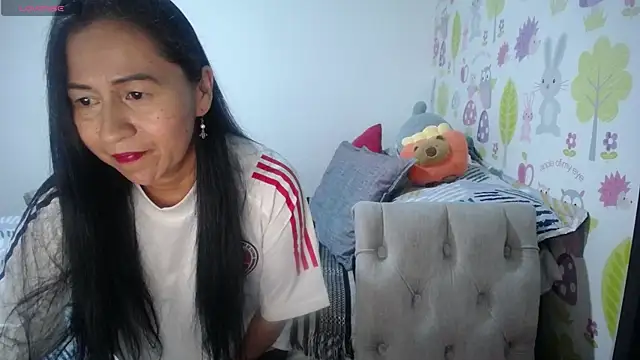 Snapshot of Tyna_b chatting on 17, 6, 2026 Tyna b online show from 17, 6, 2026