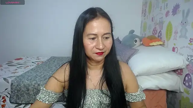 Snapshot of Tyna_b chatting on 12, 7, 2026 Tyna b online show from 12, 7, 2026