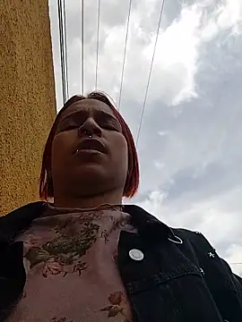 Snapshot of Mia_0-4 chatting on 4, 6, 2026 Mia 0-4 online show from 4, 6, 2026