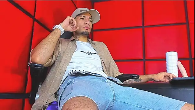 Snapshot of Daniel_huge22 chatting on 11, 5, 2026 Daniel huge22 online show from 11, 5, 2026