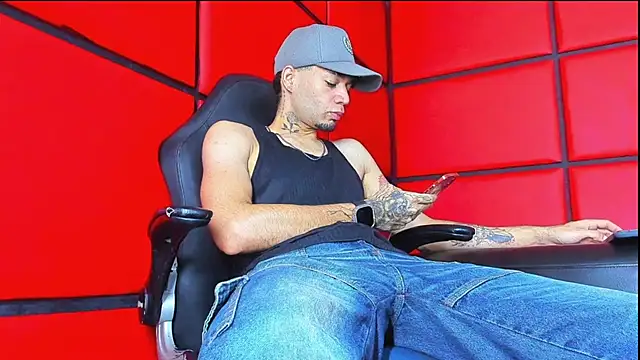 Snapshot of Daniel_huge22 chatting on 13, 5, 2026 Daniel huge22 online show from 13, 5, 2026