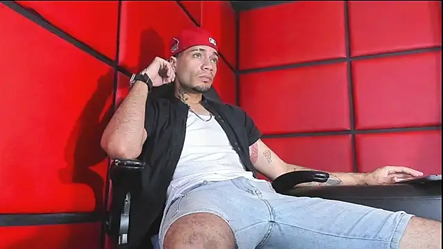 Snapshot of Daniel_huge22 chatting on 20, 5, 2026 Daniel huge22 online show from 20, 5, 2026